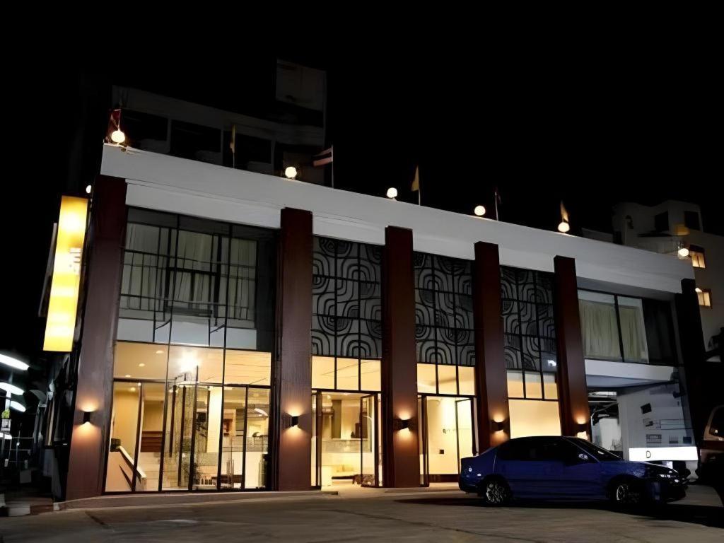 The Regent Ubon Hotel Ubon Ratchathani Bagian luar foto